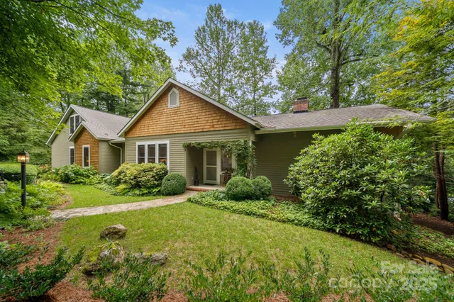 $975,000 | 36 Carver Street, Saluda, NC 28773