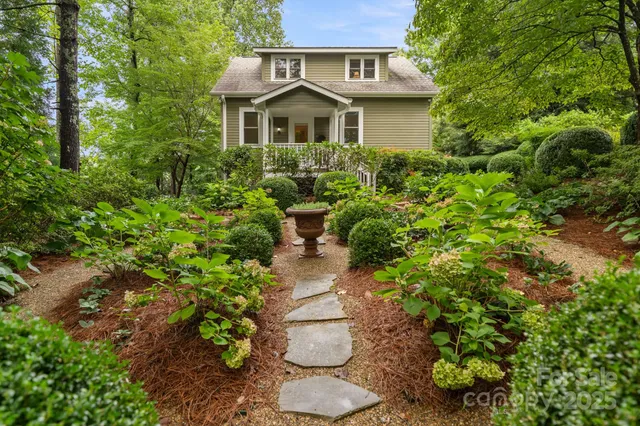 $975,000 | 36 Carver Street, Saluda, NC 28773