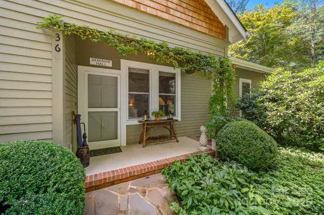 $975,000 | 36 Carver Street, Saluda, NC 28773