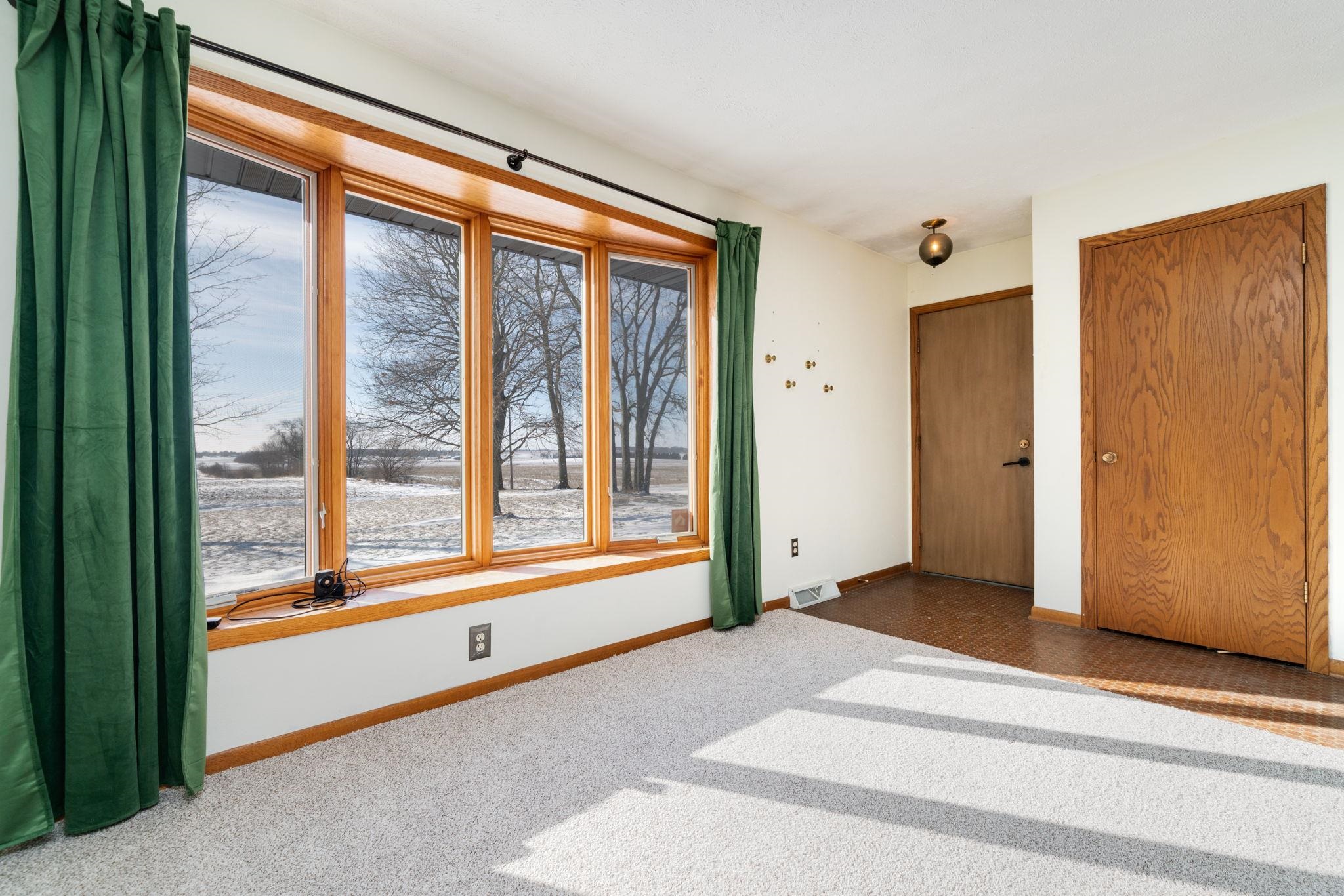 2481 Gleasman Road Rockford, IL 61103 - Photo 3 of 29