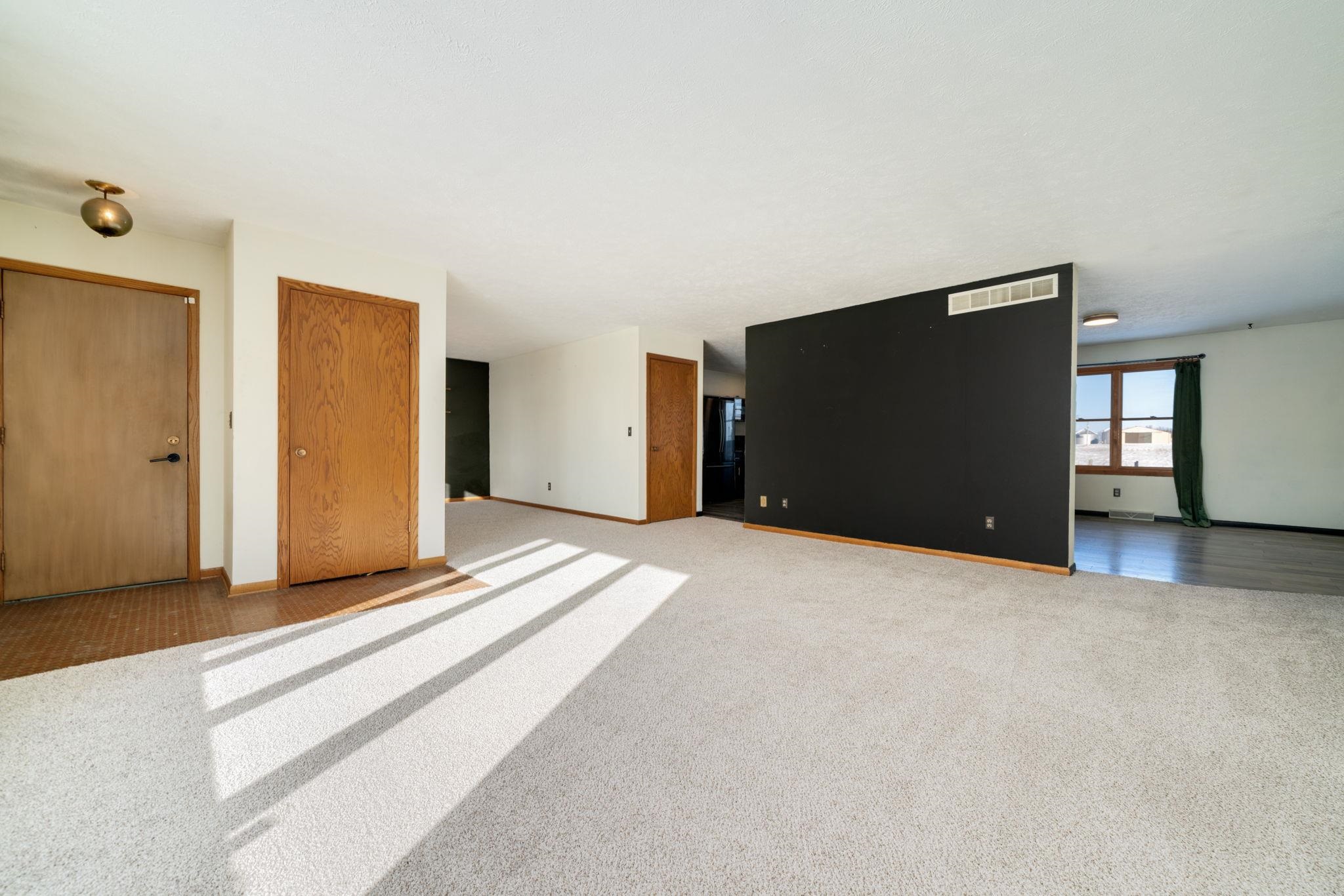 2481 Gleasman Road Rockford, IL 61103 - Photo 4 of 29