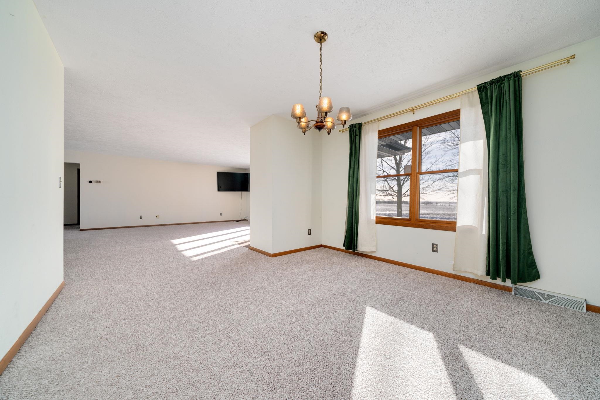 2481 Gleasman Road Rockford, IL 61103 - Photo 8 of 29