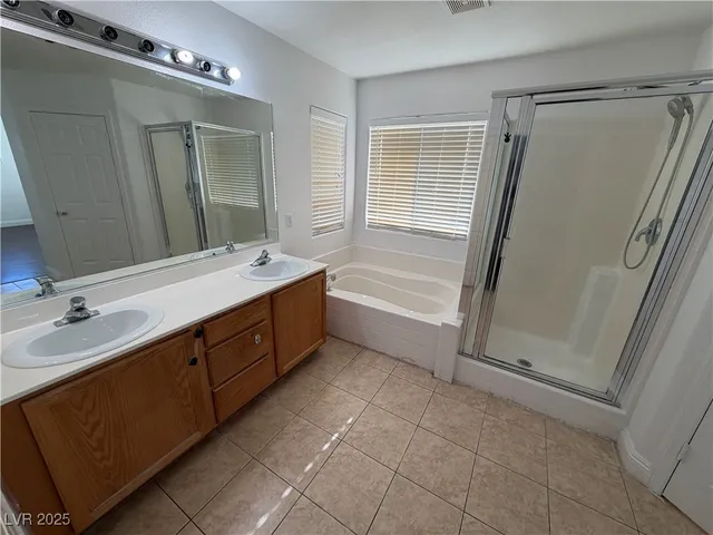 $2,200 | 9843 Ashton Pines Court, Las Vegas, NV 89147