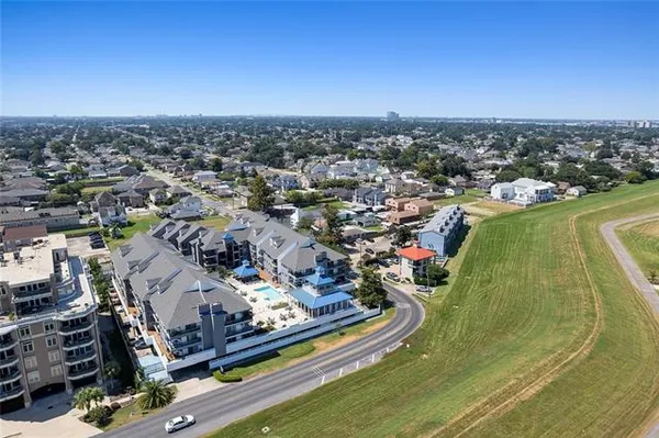 $2,700 | 420 Metairie-Hammond Highway, Unit 215, Metairie, LA 70005