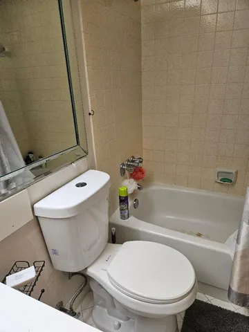 $2,000 | 105 Lake Pine Circle, Unit B2, Greenacres, FL 33463