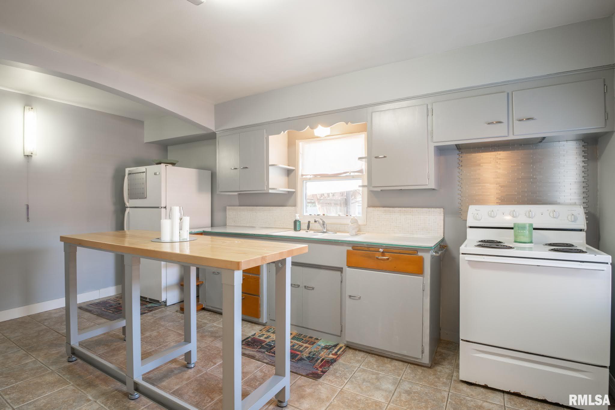 5413 West Cisna Road Peoria, IL 61607 - Photo 6 of 45 Gallery Image 6