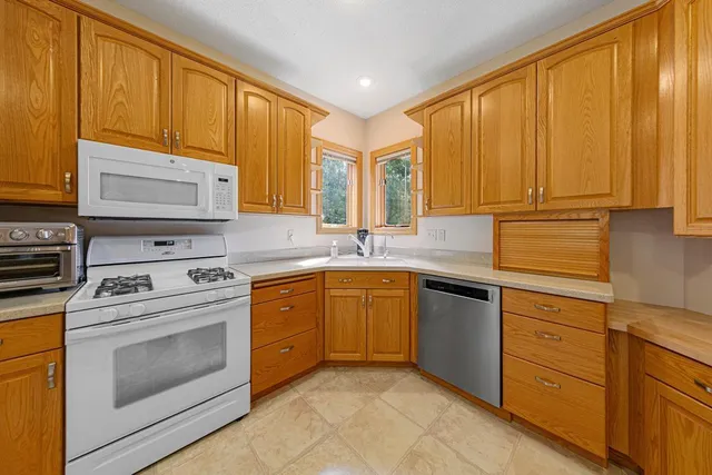 $407,900 | 2065 Raspberry Ridge Place Northeast, Owatonna, MN 55060