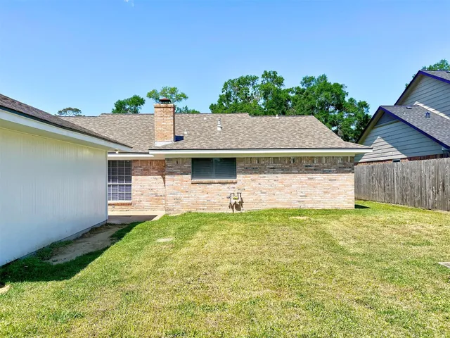 $299,900 | 415 Sevenhampton Lane, Houston, TX 77015