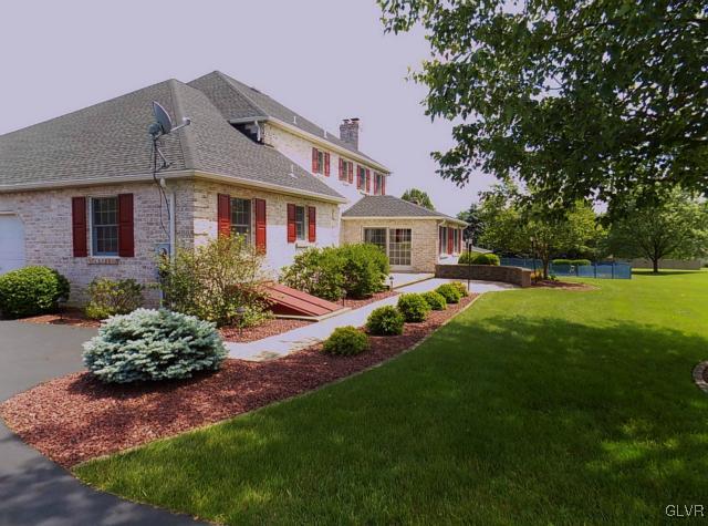 179 Butztown Road Bethlehem, PA 18020 - Photo 3 of 31 Gallery Image 3