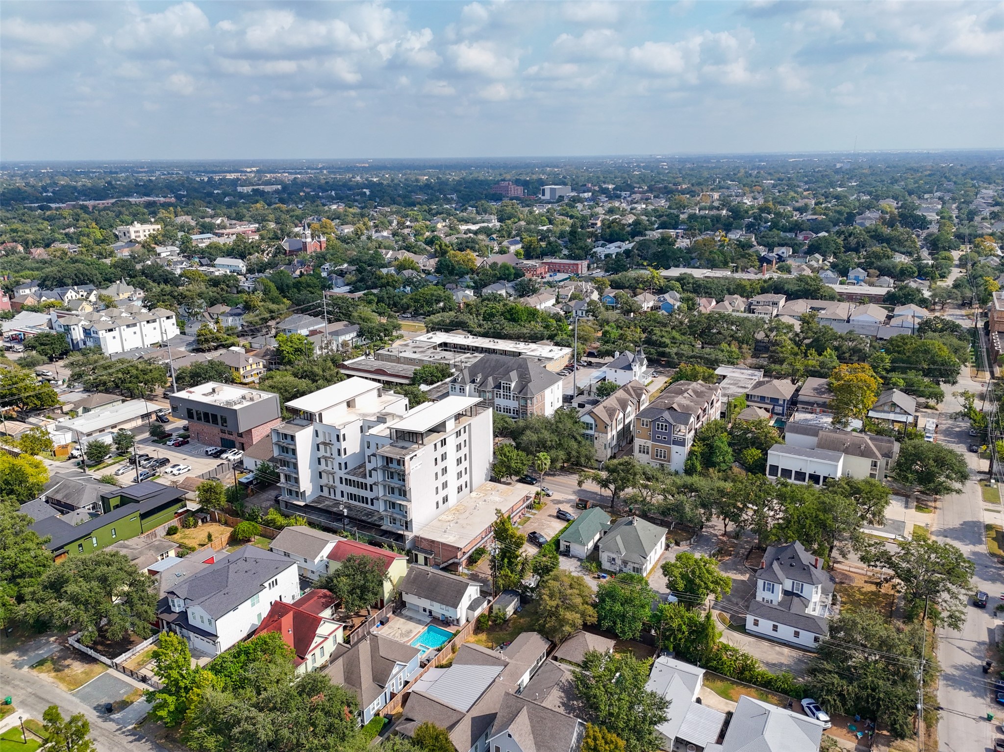 811 Yale Street Houston, TX 77007 - Photo 24 of 38 an aerial view of a city