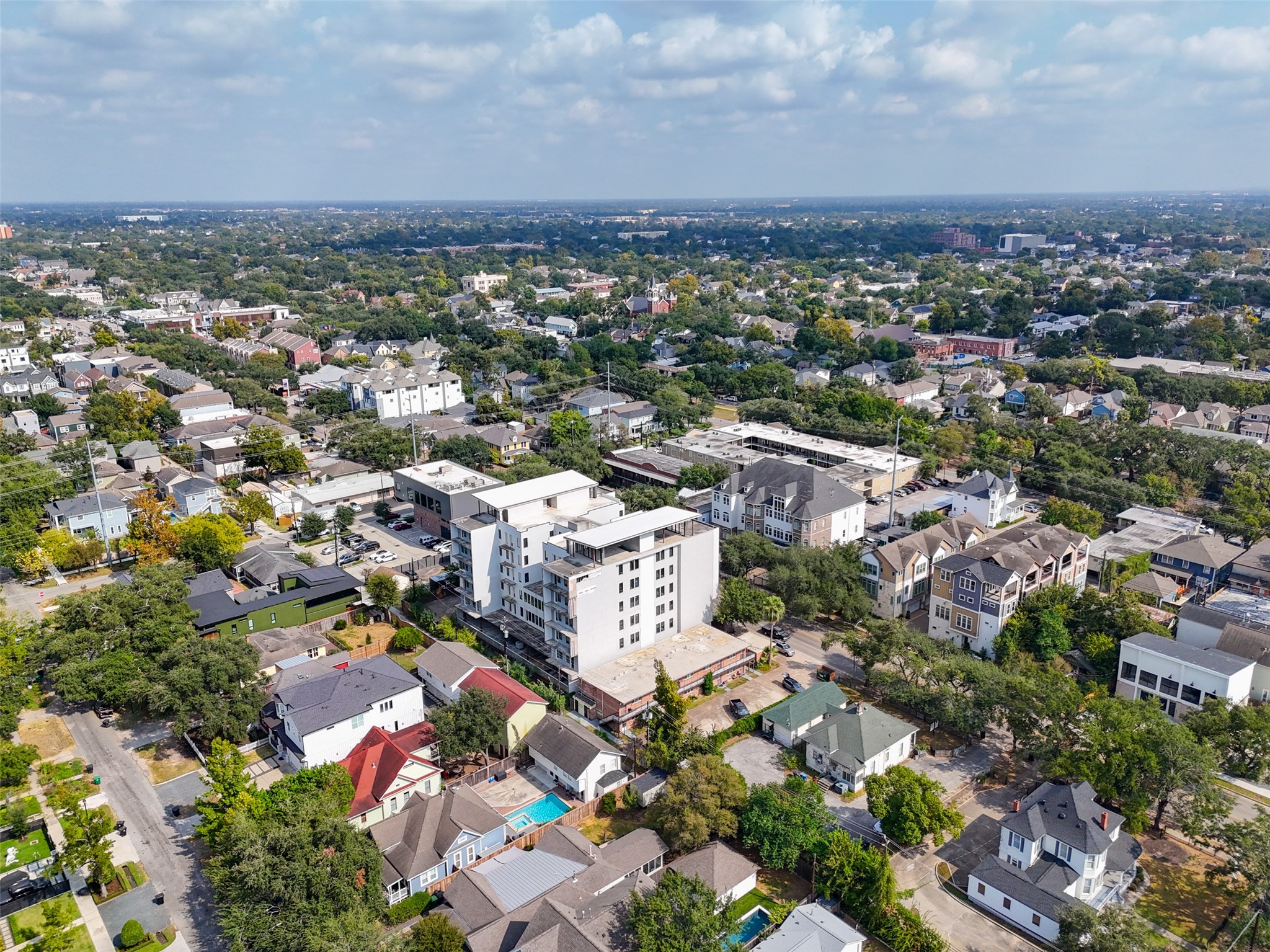 811 Yale Street Houston, TX 77007 - Photo 26 of 38 an aerial view of a city with lots of residential buildings