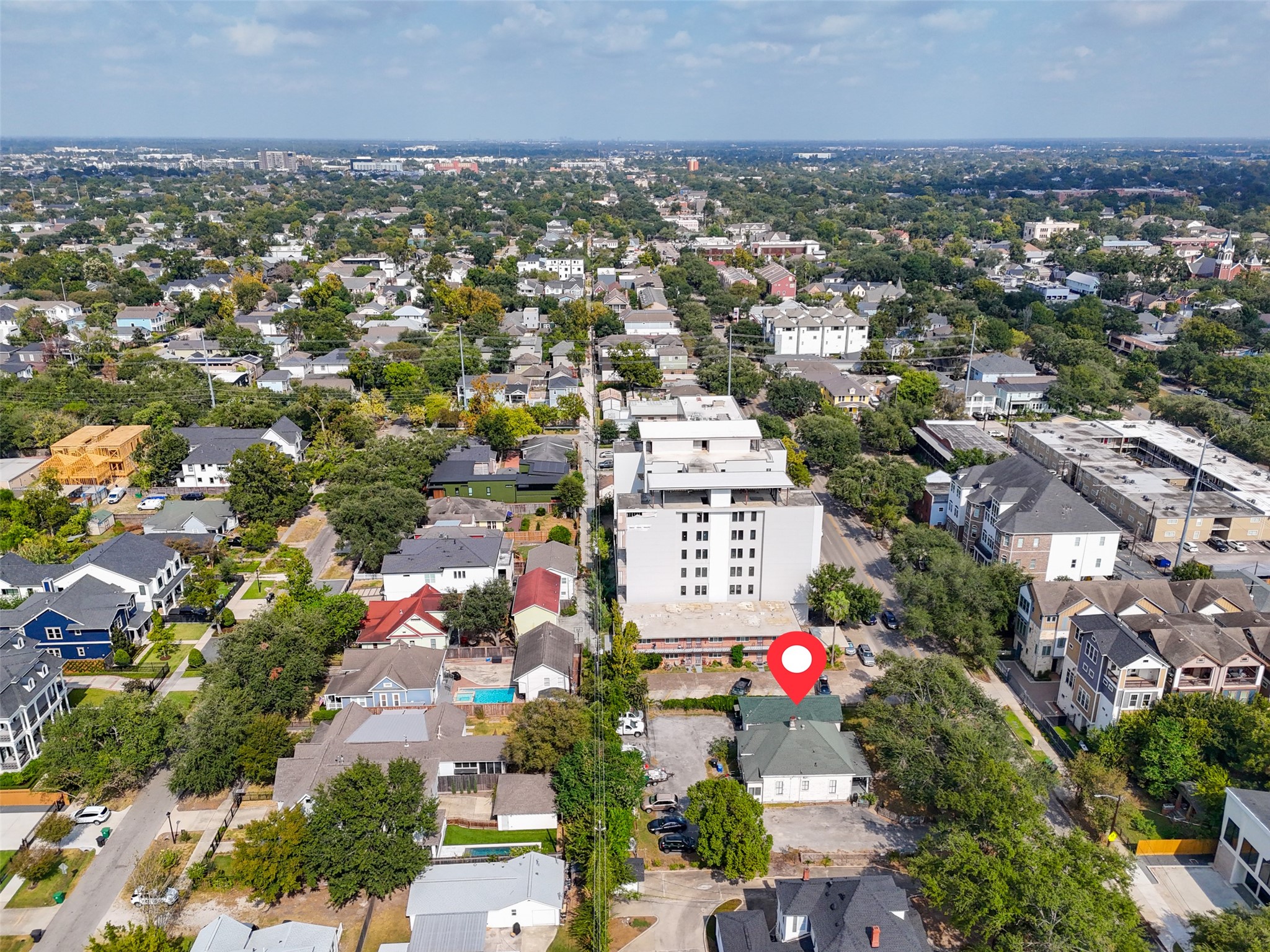 811 Yale Street Houston, TX 77007 - Photo 27 of 38 an aerial view of residential building