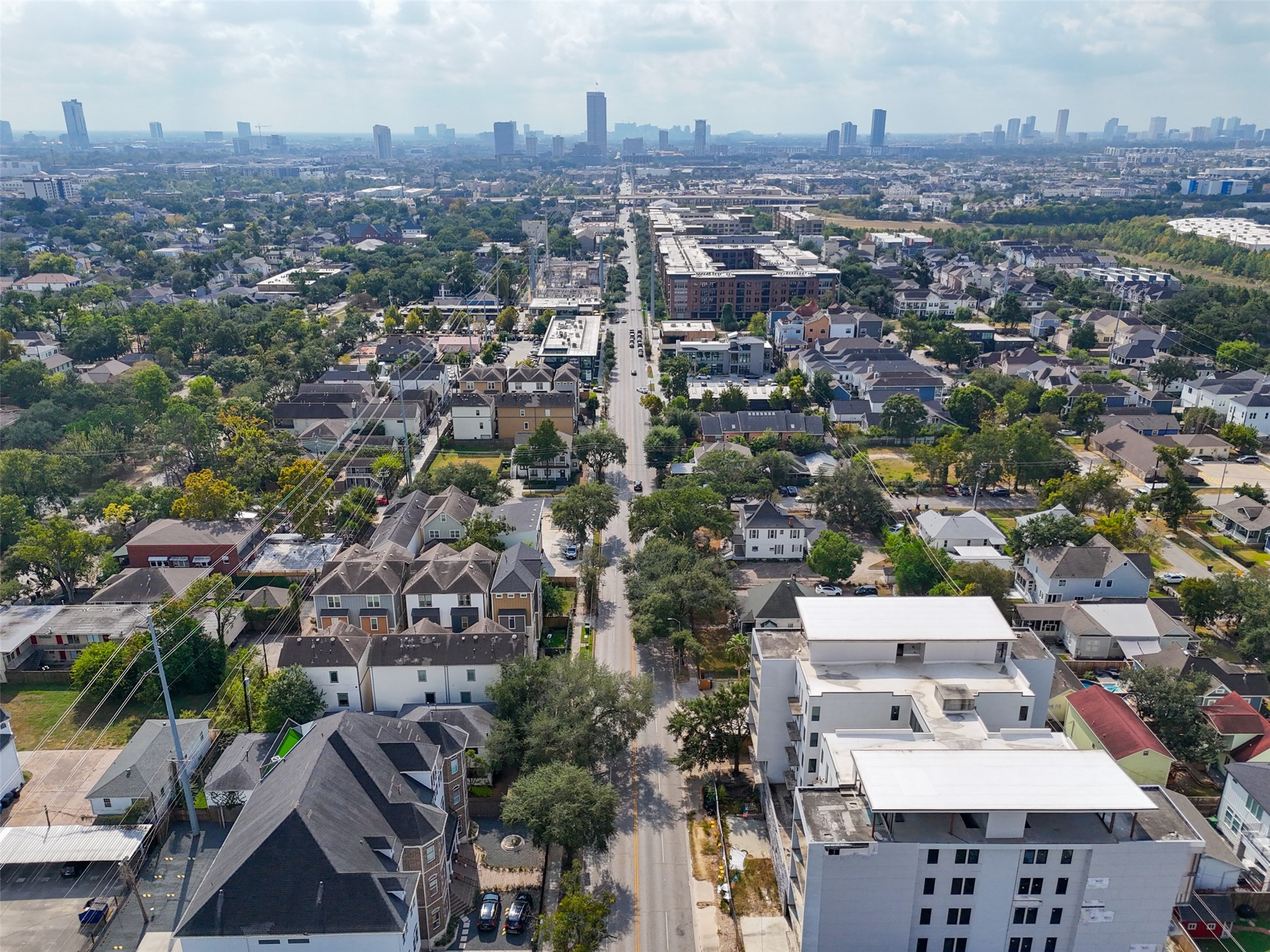 811 Yale Street Houston, TX 77007 - Photo 38 of 38 an aerial view of a city