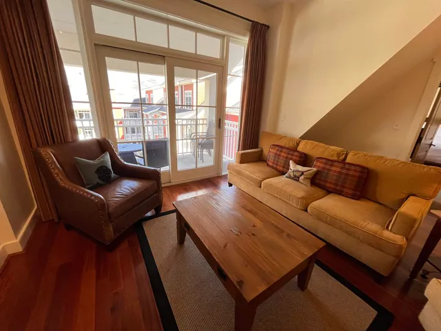 $825,000 | 102 Forest Drive, Unit 408 INTERVAL 14 W/LOCKOUT 406, Warren, VT 05674