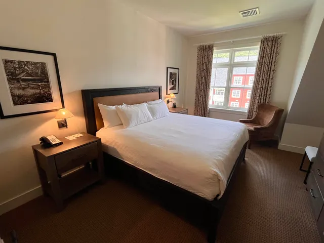 $825,000 | 102 Forest Drive, Unit 408 INTERVAL 14 W/LOCKOUT 406, Warren, VT 05674