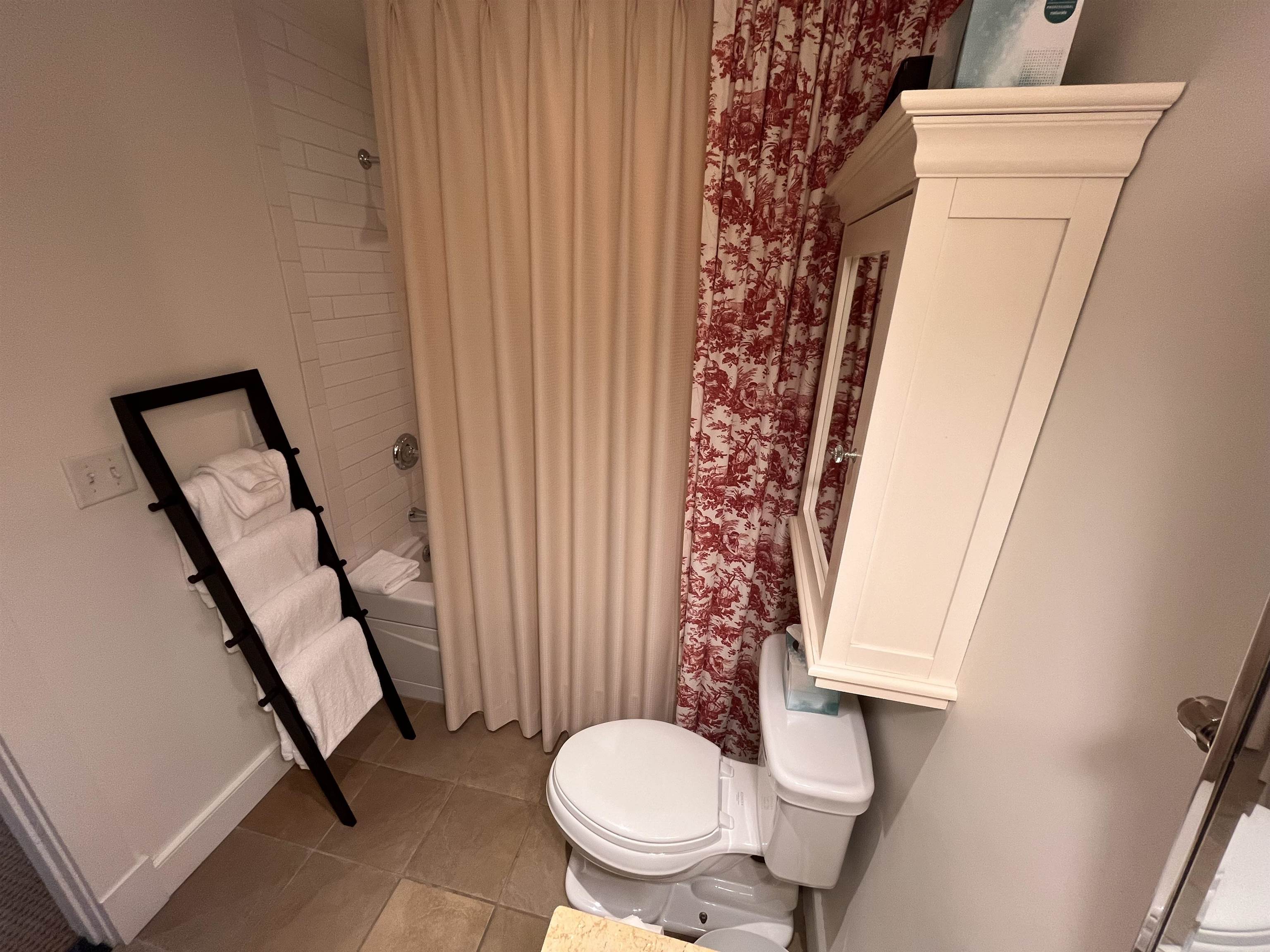 102 Forest Drive, Unit 408 INTERVAL 14 W/LOCKOUT 406 Warren, VT 05674 - Photo 17 of 43