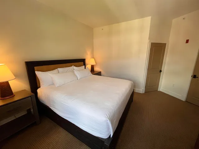 $825,000 | 102 Forest Drive, Unit 408 INTERVAL 14 W/LOCKOUT 406, Warren, VT 05674