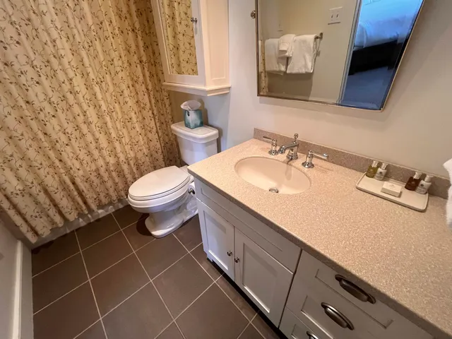 $825,000 | 102 Forest Drive, Unit 408 INTERVAL 14 W/LOCKOUT 406, Warren, VT 05674