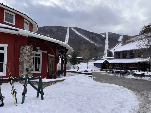 $825,000 | 102 Forest Drive, Unit 408 INTERVAL 14 W/LOCKOUT 406, Warren, VT 05674