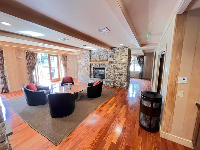 $825,000 | 102 Forest Drive, Unit 408 INTERVAL 14 W/LOCKOUT 406, Warren, VT 05674