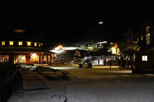 $825,000 | 102 Forest Drive, Unit 408 INTERVAL 14 W/LOCKOUT 406, Warren, VT 05674