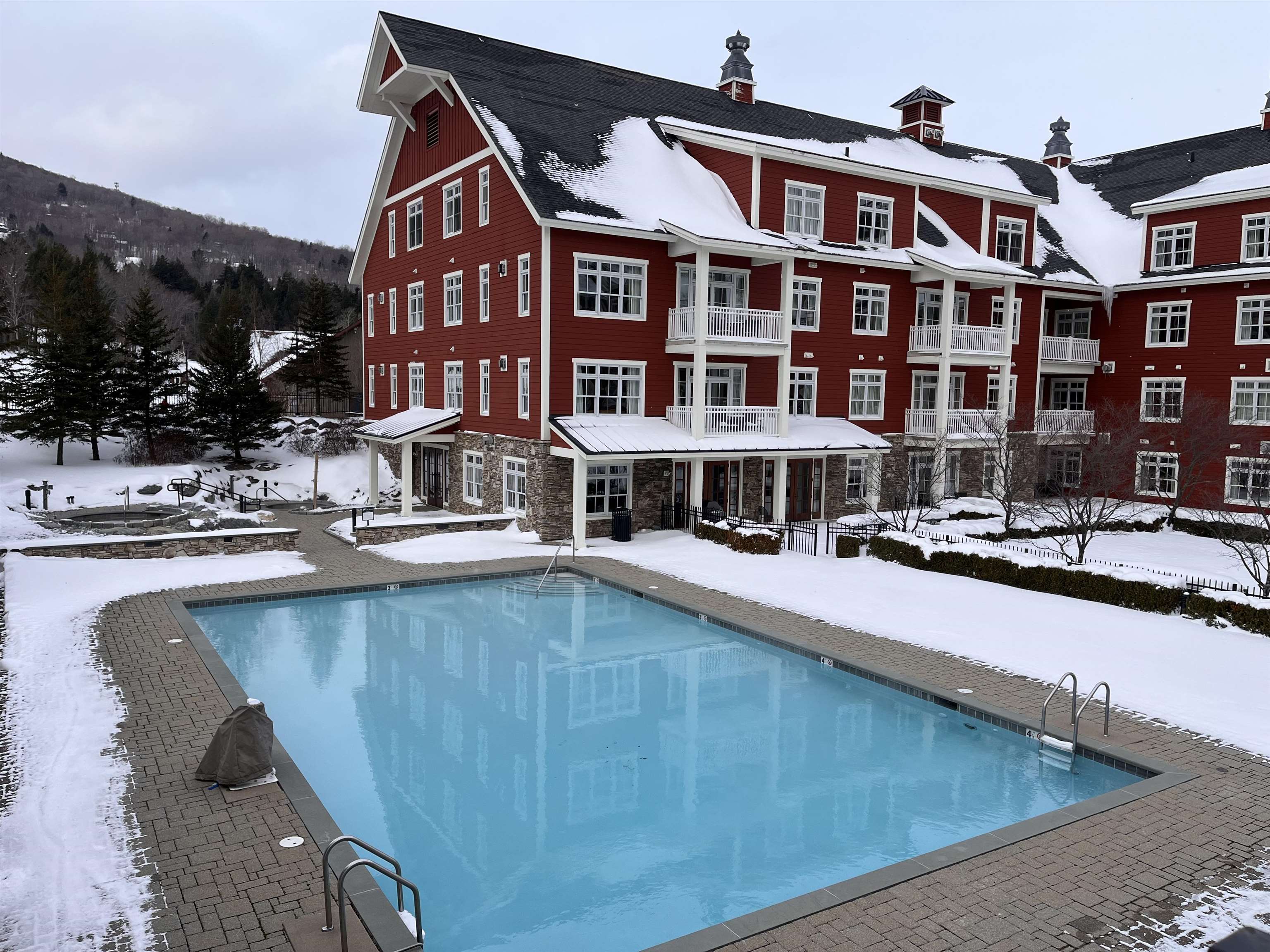 102 Forest Drive, Unit 408 INTERVAL 14 W/LOCKOUT 406 Warren, VT 05674 - Photo 37 of 43