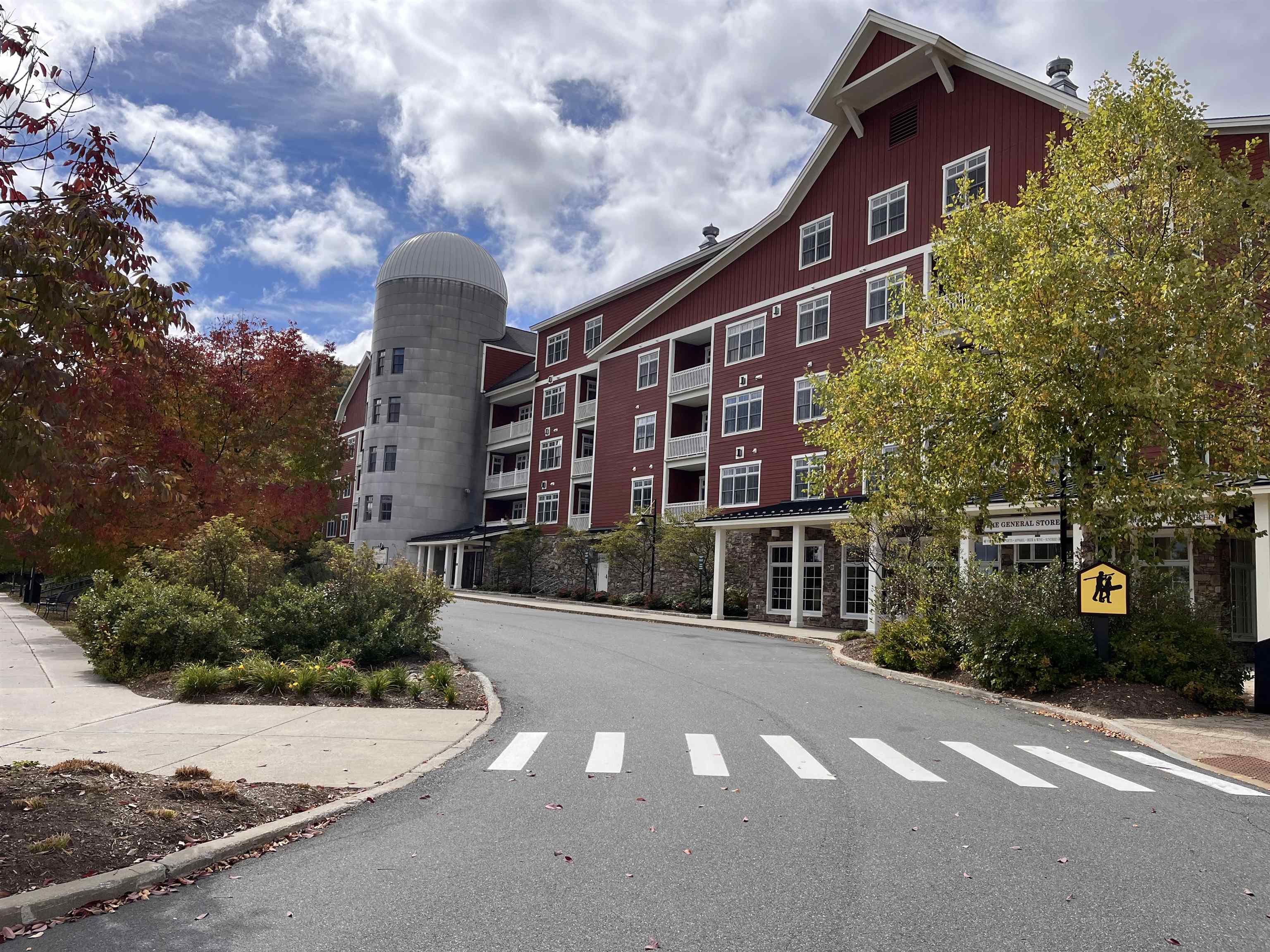 102 Forest Drive, Unit 408 INTERVAL 14 W/LOCKOUT 406 Warren, VT 05674 - Photo 39 of 43