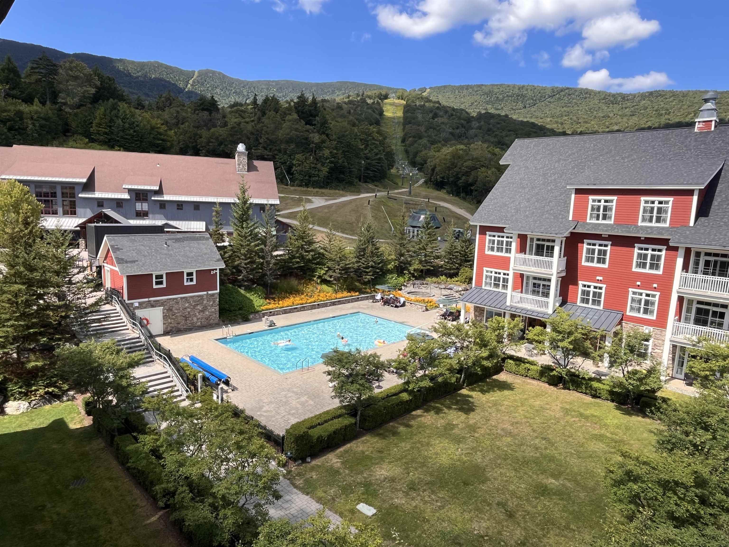 102 Forest Drive, Unit 408 INTERVAL 14 W/LOCKOUT 406 Warren, VT 05674 - Photo 40 of 43