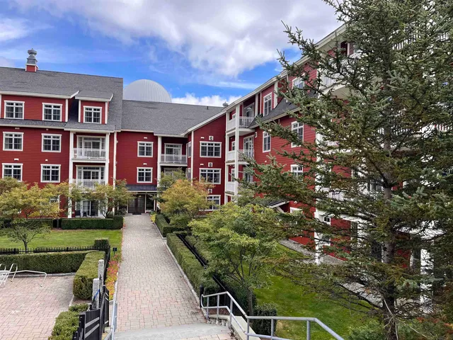 $825,000 | 102 Forest Drive, Unit 408 INTERVAL 14 W/LOCKOUT 406, Warren, VT 05674