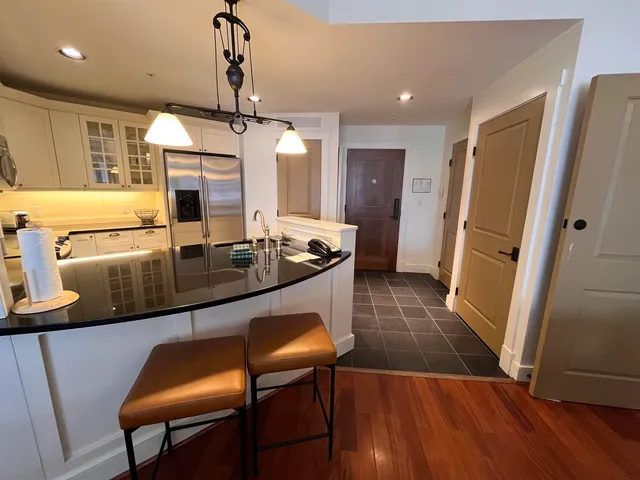 $825,000 | 102 Forest Drive, Unit 408 INTERVAL 14 W/LOCKOUT 406, Warren, VT 05674