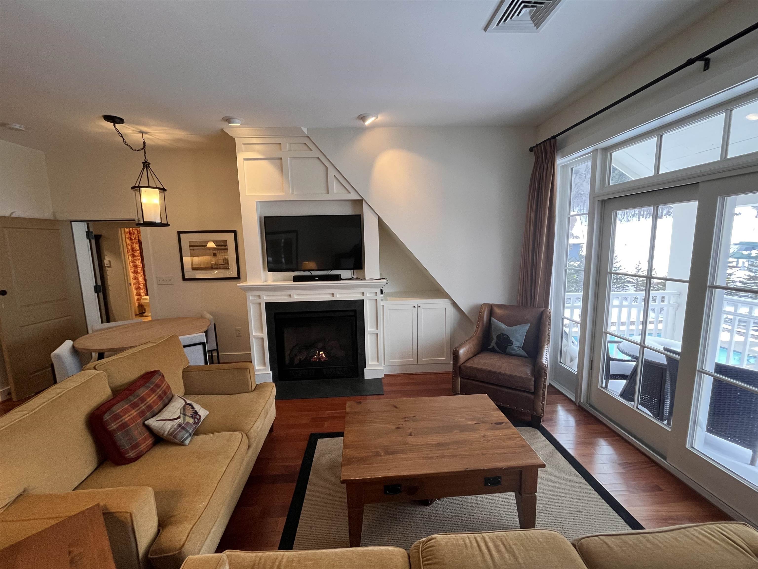 102 Forest Drive, Unit 408 INTERVAL 14 W/LOCKOUT 406 Warren, VT 05674 - Photo 8 of 43