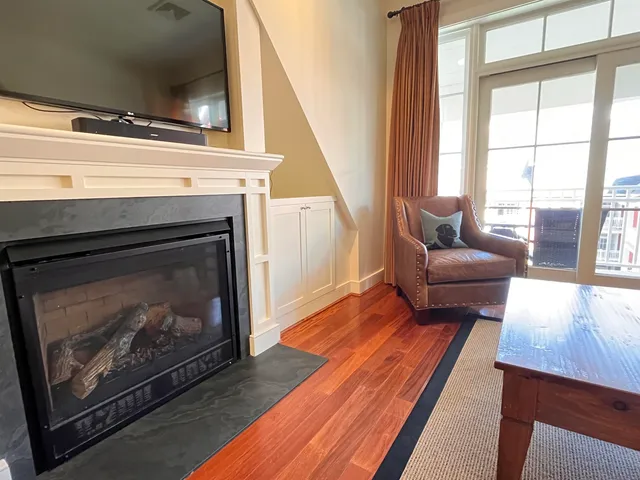 $825,000 | 102 Forest Drive, Unit 408 INTERVAL 14 W/LOCKOUT 406, Warren, VT 05674