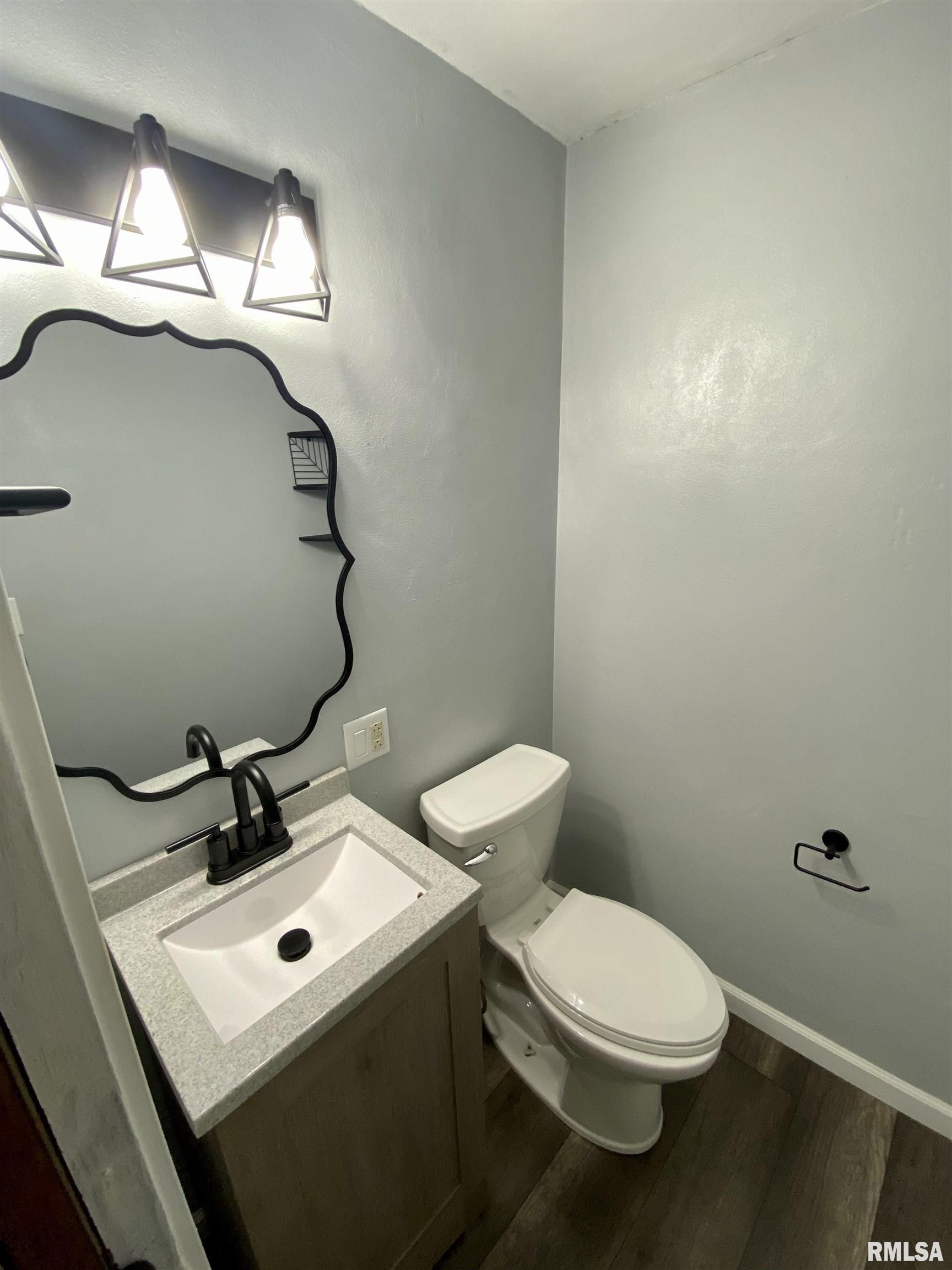 616 East Donna Drive Irvington, IL 62848 - Photo 8 of 20