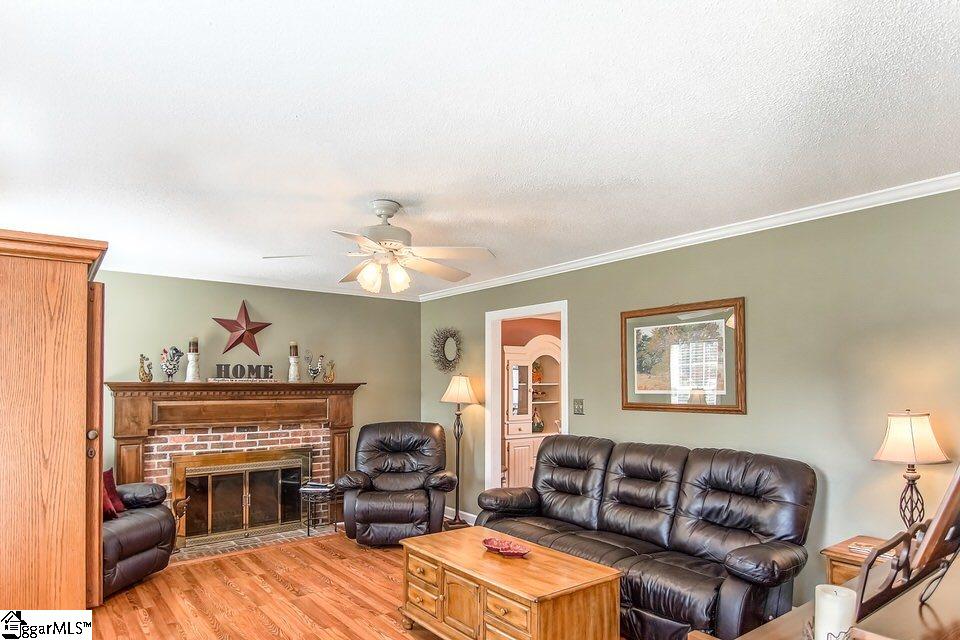 113 Brown Road Simpsonville, SC 29681 - Photo 7 of 30 Gallery Image 7