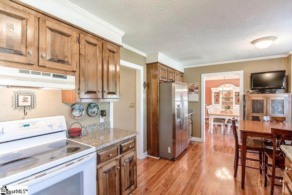 113 Brown Road Simpsonville, SC 29681 - Photo 8 of 30 Gallery Image 8