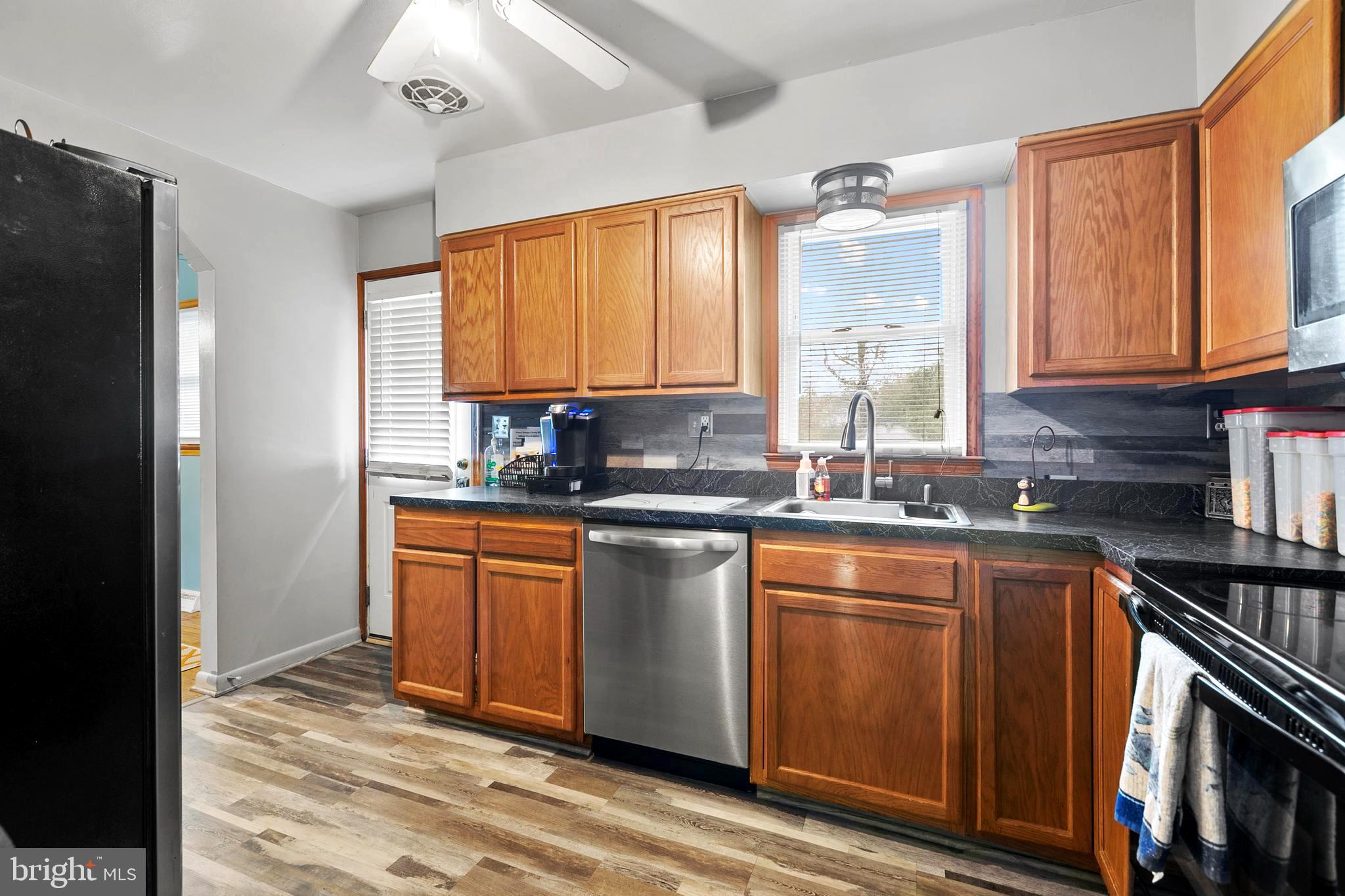 16500 Brandywine Road Brandywine, MD 20613 - Photo 3 of 21 Kitchen