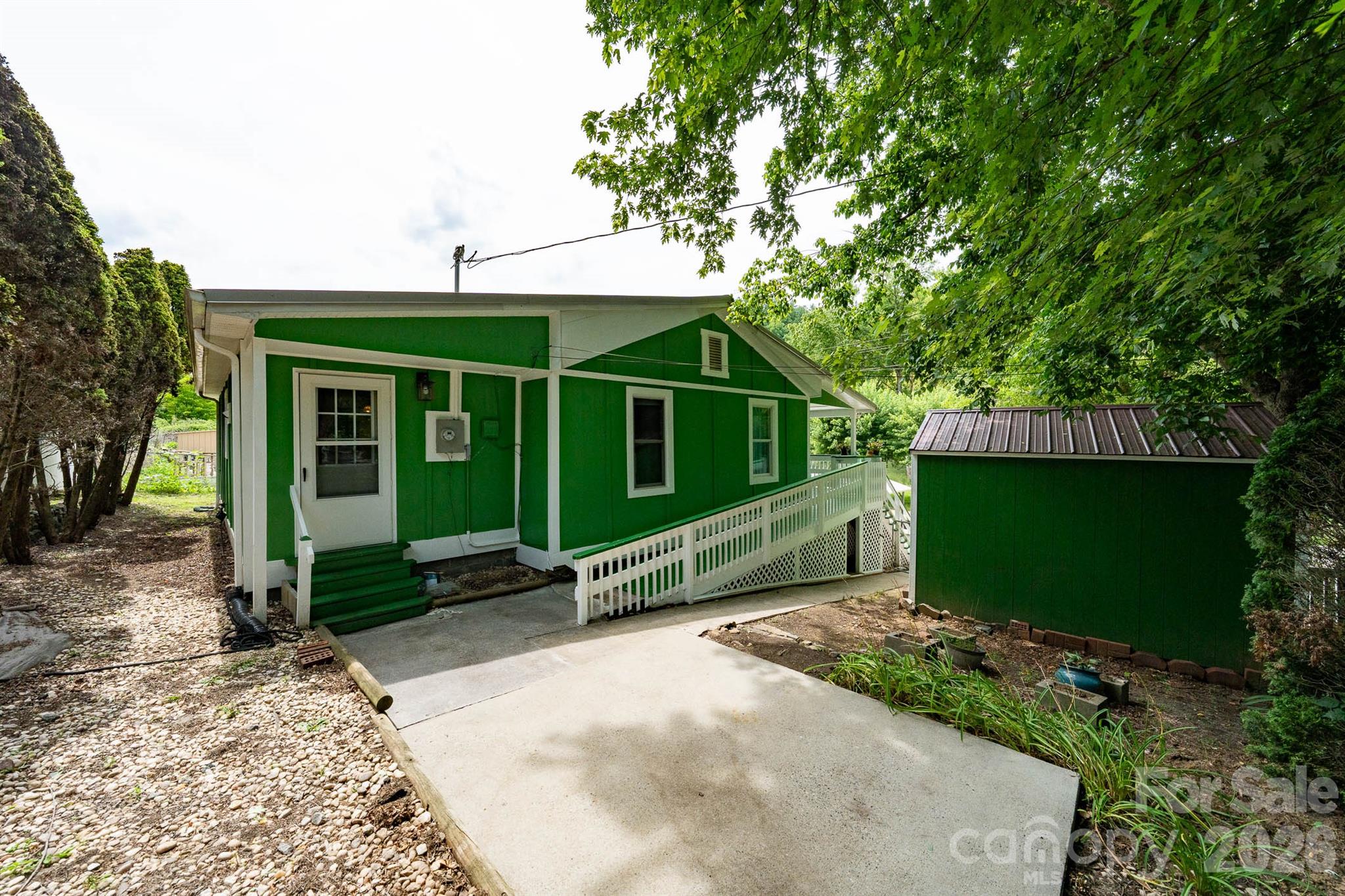 389 Rollins Road Marshall, NC 28753 - Photo 41 of 44