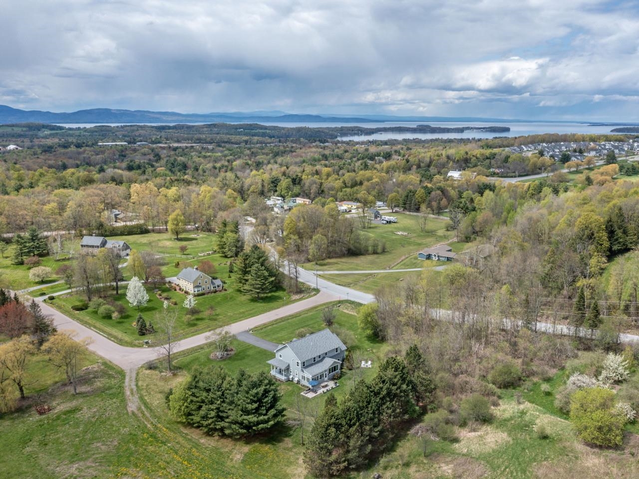 29 Maeck Farm Road Shelburne, VT 05482 - Photo 3 of 55