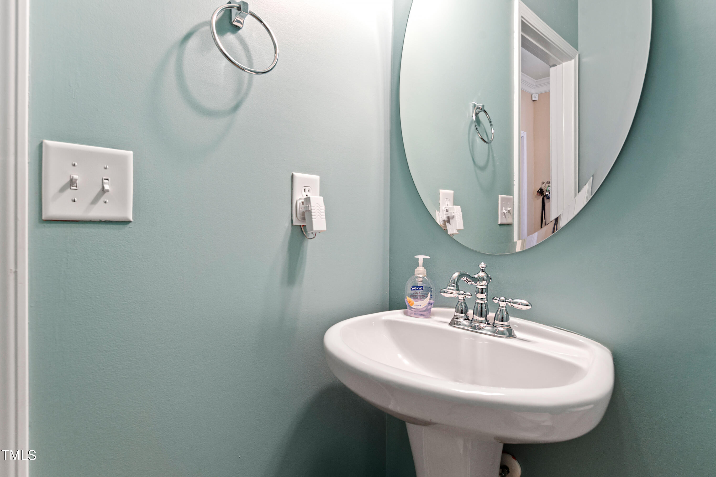 626 Conover Road Durham, NC 27703 - Photo 21 of 41 BAthroom