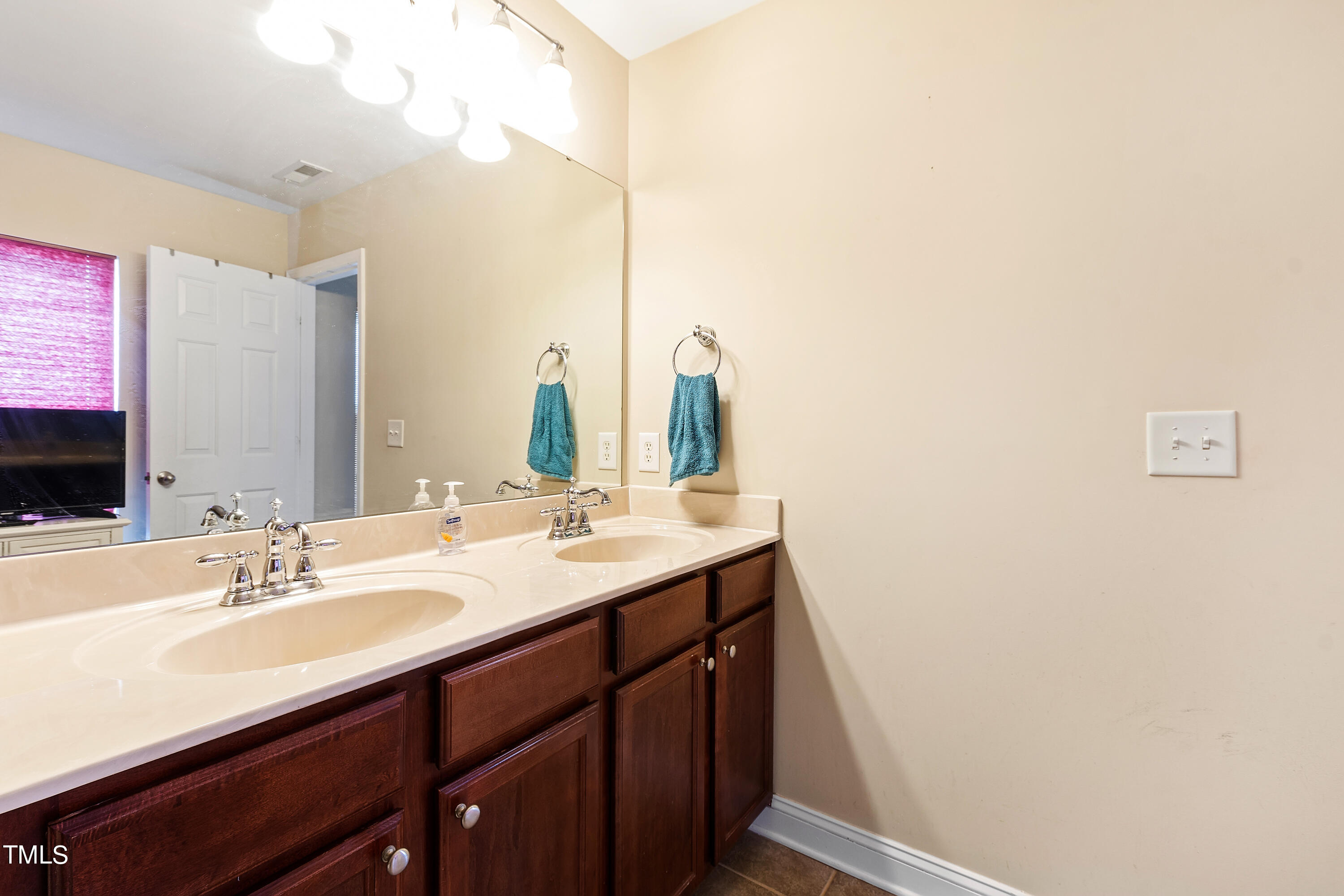 626 Conover Road Durham, NC 27703 - Photo 24 of 41 BAthroom 2
