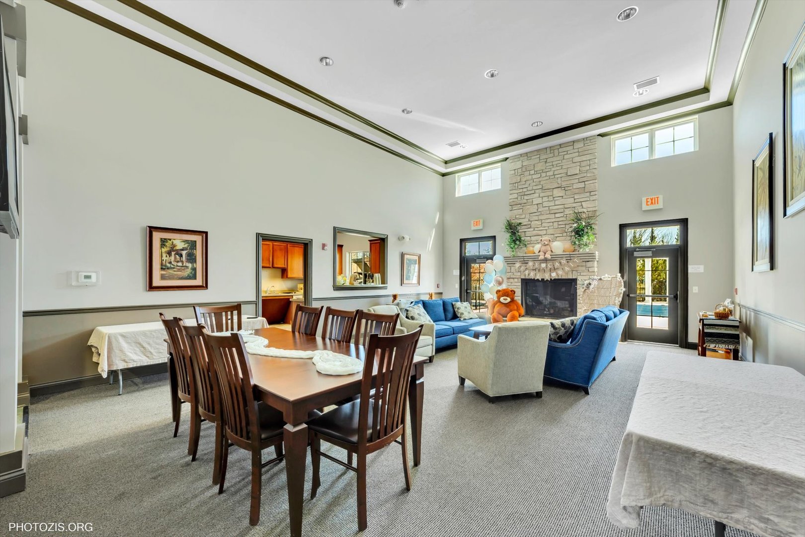 2933 Kelly Drive Elgin, IL 60124 - Photo 7 of 10 a dining room with furniture and window