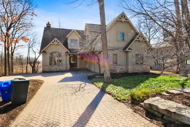 201 Abbey Springs Drive, Fontana, WI 53125