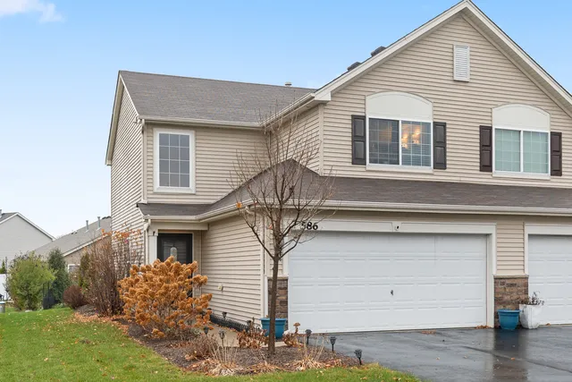 $304,900 | 586 Vine Street, Hampshire, IL 60140