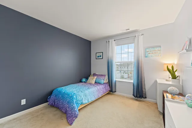 $304,900 | 586 Vine Street, Hampshire, IL 60140