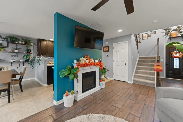 $304,900 | 586 Vine Street, Hampshire, IL 60140