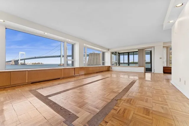 $780,000 | 166-25 Powells Cove Boulevard, Unit 1A | Beechhurst