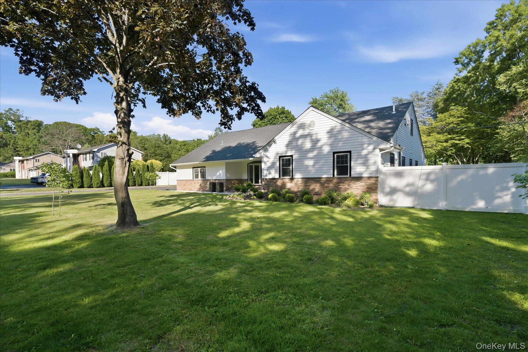 174 Warner Road Huntington, NY 11743 - Photo 35 of 46