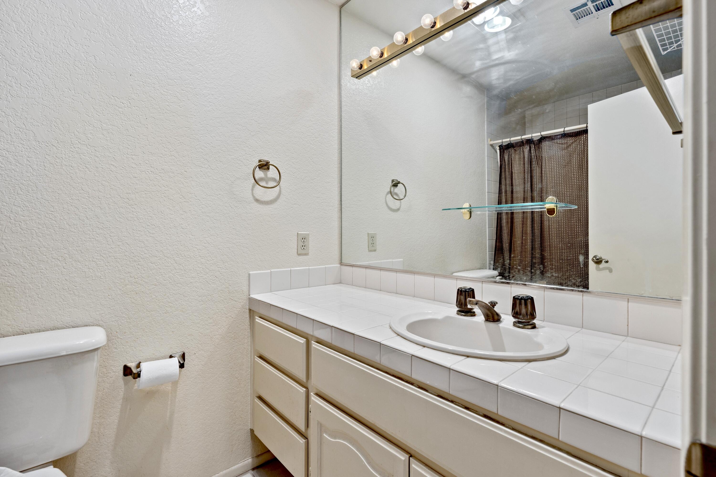 500 East Amado Road, Unit 511 Palm Springs, CA 92262 - Photo 17 of 25 Photo-16