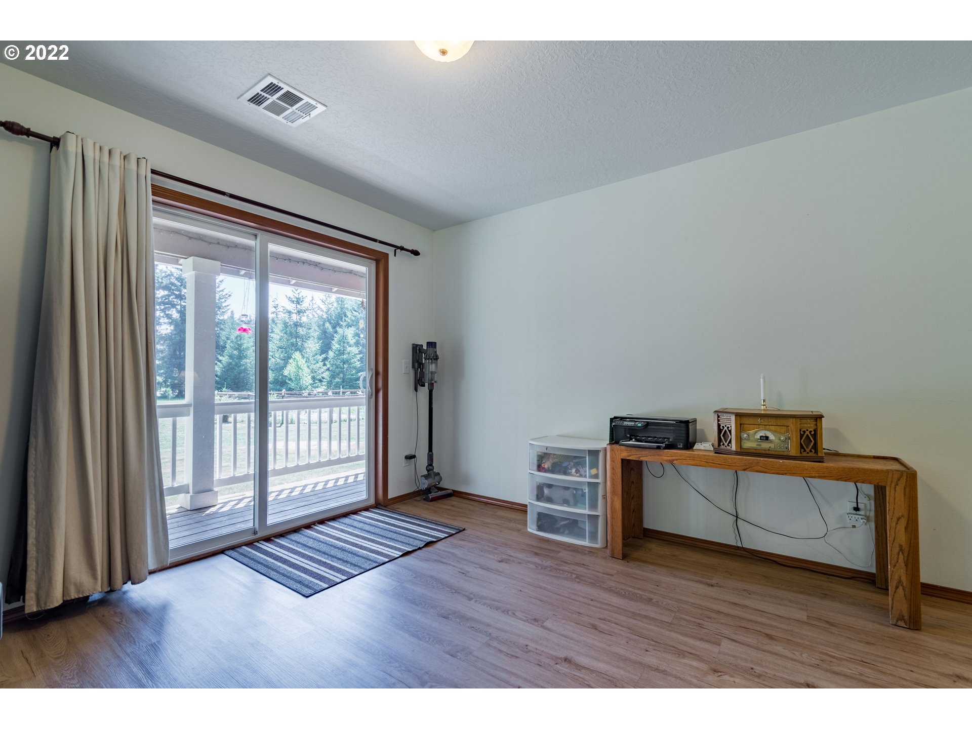86015 Edenvale Road Pleasant Hill, OR 97455 - Photo 15 of 32 Gallery Image 15