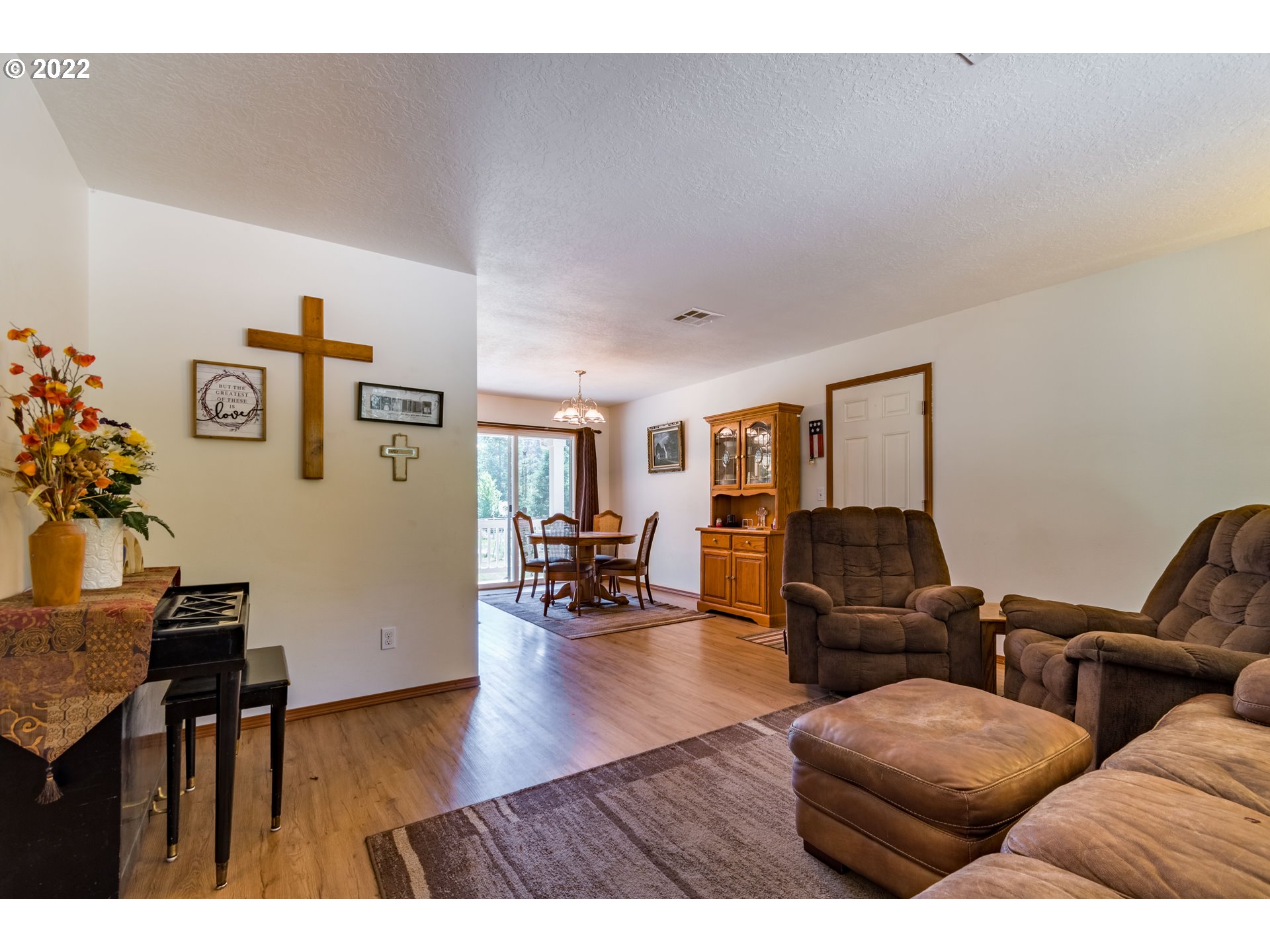 86015 Edenvale Road Pleasant Hill, OR 97455 - Photo 3 of 32 Gallery Image 3